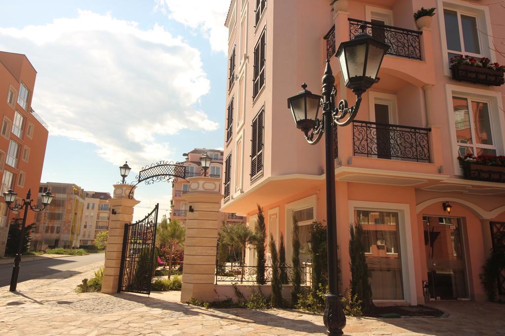 Menada Romance Marine Apartments ساني بيتش المظهر الخارجي الصورة
